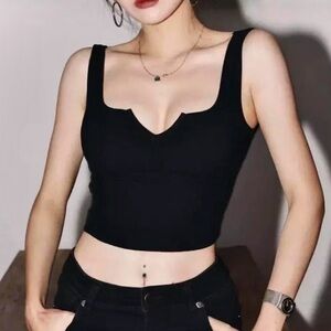 U-Cut Hem Notched Cropped Tank Top with Ribbed Texture